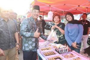 Dorong UMKM Naik Kelas, Bupati Anwar Sadat Hadiri Gerakan Ekonomi Kerakyatan Pasar Malam
