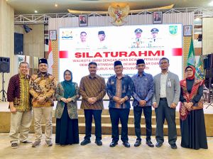 Depan Walikota Jambi, SAH Sampaikan Pandangan Penguatan Ekonomi Perkotaan di Silahturahmi KADIN