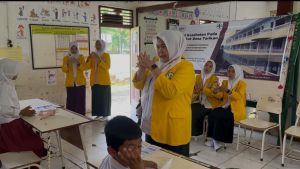 Putus Rantai Penyakit! Mahasiswa KKN UBR Ajarkan 'Jurus 6 Langkah' Cuci Tangan di SDN 20 Tarikan