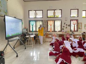 Mahasiswa KKN UBR Gelar Edukasi Interaktif di SDN 139 Muaro Jambi, Cegah ISPA di Sekolah 