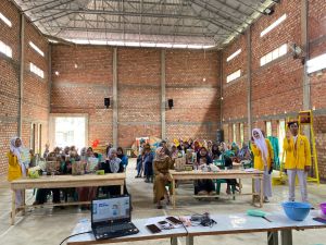 Cegah Stunting Sejak Dini, Mahasiswa KKN UBR Jambi Gelar Aksi 'GENTA SARI' di Desa Sumber Jaya