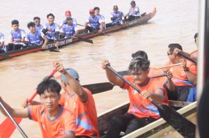 HUT ke-69 Jambi : Ajang Peningkatan Prestasi Perahu Tradisional - Penggerak Sektor Pariwista