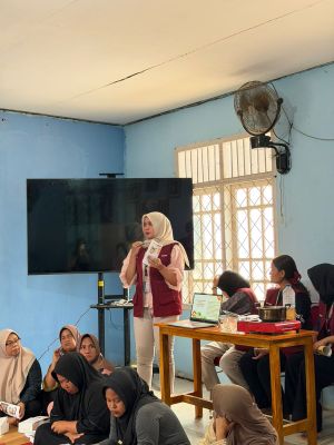 Mahasiswa KKN UBR 'Gerebek' Arisan Emak-emak Desa Sungai Terap, Bawa Resep Jitu Penangkal Hipertensi