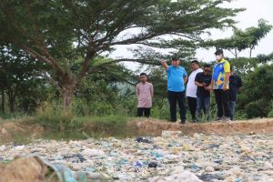 Respons Arahan Presiden Soal Sampah, Bupati Tanjabbar Tinjau TPA Lubuk Terentang