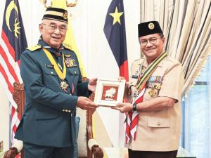 Wali Kota Jambi Maulana Terima Penghargaan Internasional di Melaka, Perkuat Diplomasi Lewat Pramuka