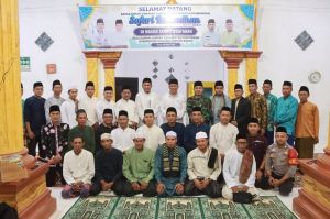 Pemkab Tanjab Barat Safari Ramadan di Desa Sungai Landak Kecamatan Senyerang