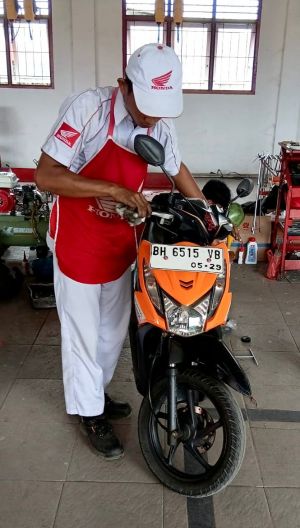 Dukung Pendidikan Vokasi, Honda Gelar Pos Service AHASS di SMKN 3 Jambi