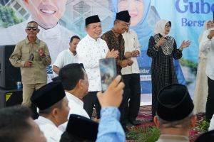 Halal Bihalal Sekaligus Open House di Kediaman Pribadi, Gubernur Al Haris Tekankan Pererat Kebersama