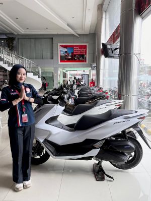 Makin Mewah, Honda PCX160 Meluncur dengan Pilihan Warna Terbaru