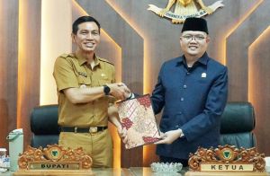 Bupati Fadhil Arief Instruksikan OPD Tindak Lanjuti Rekomendasi LKPJ 2025
