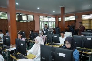 Pantau Hari Pertama UTBK-SNBT 2026, Rektor UNJA Pastikan Sarana Siap dan Inklusif bagi Disabilitas
