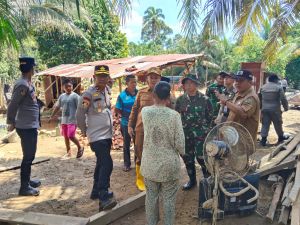 Dua Hari Pascabanjir, Dandim 0420/Sarko Terus Turun Salurkan Bantuan ke Warga