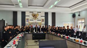 Ketua DPRD Jambi Resmi Melepas Keberangkatan Karateka FORKI untuk Berlaga di Kejurnas Bandung
