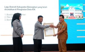 Pemkab Batang Hari Terima Sertifikat Kekayaan Intelektual Komunal Lagu Daerah dari Kemenkum Jambi