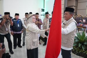 Pesan Wagub Sani Saat Lepas 444 JCH BTH 20, Sempurnakan Rukun Haji, Doakan Jambi dari Tanah Suci