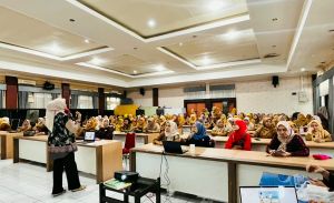 Kaprodi Psikologi UBR Jambi Beri Pembekalan Mental dan Etika ke DWP Dinkes Provinsi