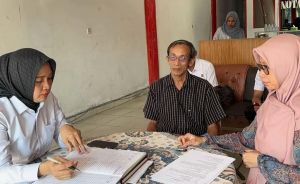 Kanwil Kemenkum Jambi Serahkan SK Pemegang Protokol Notaris Wafat di Merangin