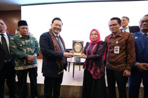Rektor dan Dekan FH UNJA Sambut Hangat Wamenko Hukum dalam Seminar Nasional KUHP-KUHAP Baru