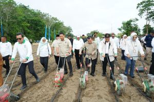 SAH Pasang Badan Bela Program Presiden Prabowo, Tak Biarkan Kebijakan Pro Rakyat Dilemahkan oleh Kep