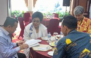 Gubernur Al Haris Terima Audiensi Ketum DPP Walubi Siti Hartati Murdaya