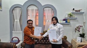 Perkuat Sentra Kekayaan Intelektual : Kadiv Yankum dan Ketua STIE Sakti Alam Kerici Teken PKS 
