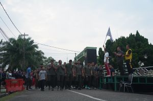 Ribuan Warga Tumpah Ruah Ikuti Jalan Santai HUT-ke1 Koam XX/TIB di Makodim 0415/Jambi