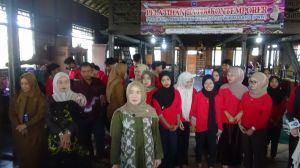 Hesti Haris Motivasi dan Apresiasi Peserta Pelatihan Batik Kontemporer Dekranasda Jambi