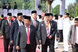 Kakanwil Kemenkum Jambi Ikuti Upacara HUT RI ke-81 di Lapangan Kantor Gubernur
