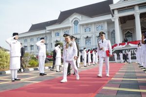 Gubernur Al Haris Pimpin Upacara Pengibaran Bendera Merah Putih HUT RI ke-81