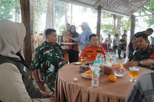 Gubernur Al Haris Dukung Inovasi Tanam Bambu di Lahan Gambut untuk Cegah Karhutla