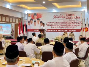 SAH Minta Kader Gerindra Jambi Pasang Badan Bela Pemerintahan Prabowo