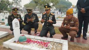 Danrem 042/Gapu Pimpin Ziarah Nasional HUT KE-81 TNI Di TMP Satria Bhakti Jambi